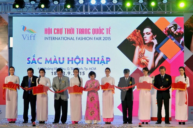 International fashion fair opens in HCM city